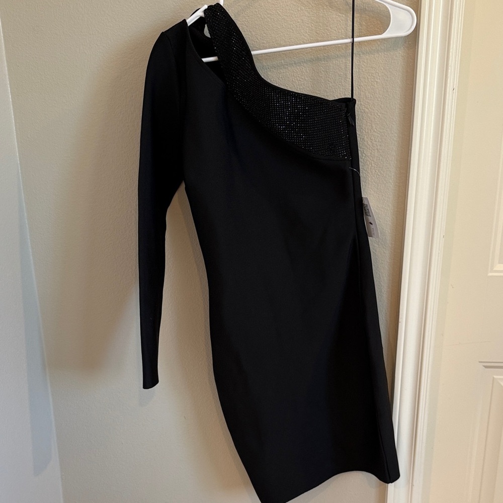 Chic One-Shoulder Black Dress